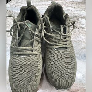 ZXNY Men Sneakers Size 9